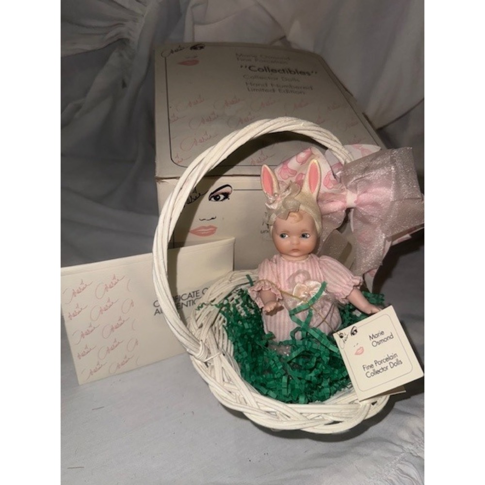 Marie Osmond Collectibles Bunny Love Doll Porcelain Easter‎ Basket Decor
